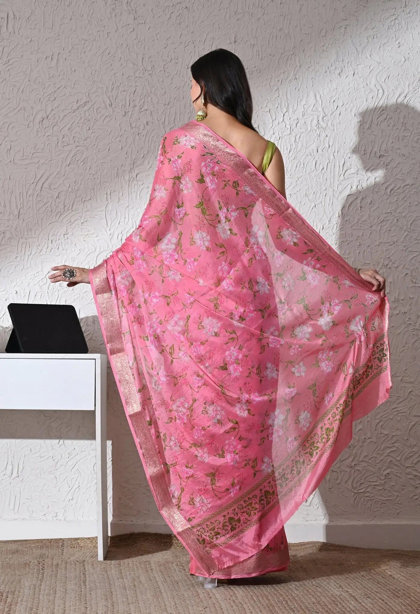 Rosabelle Chinnon Jacquard Saree - Sindhu